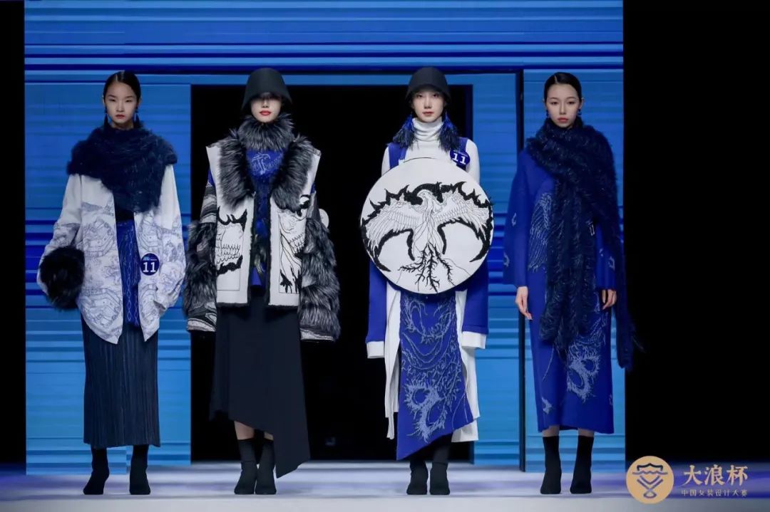 &ldquo;元音#東方&rdquo;第十二屆&ldquo;大浪杯&rdquo;中國(guó)女裝設(shè)計(jì)大賽圓滿收官，作品《逍遙詩(shī)學(xué)》贏得&ldquo;金浪獎(jiǎng)&rdquo;20萬(wàn)，大賽虛擬代言人&ldquo;唯我&rdquo;驚艷亮相！