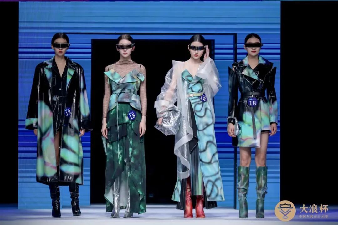 &ldquo;元音#東方&rdquo;第十二屆&ldquo;大浪杯&rdquo;中國(guó)女裝設(shè)計(jì)大賽圓滿收官，作品《逍遙詩(shī)學(xué)》贏得&ldquo;金浪獎(jiǎng)&rdquo;20萬(wàn)，大賽虛擬代言人&ldquo;唯我&rdquo;驚艷亮相！