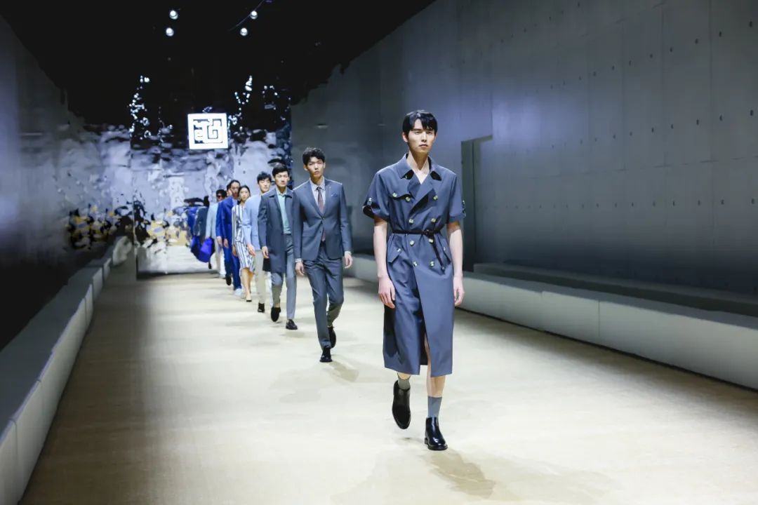  突破與自由，民族服裝定制品牌隆慶祥2023春夏新品發(fā)布會(huì)&ldquo;自由之境&rdquo;圓滿舉行