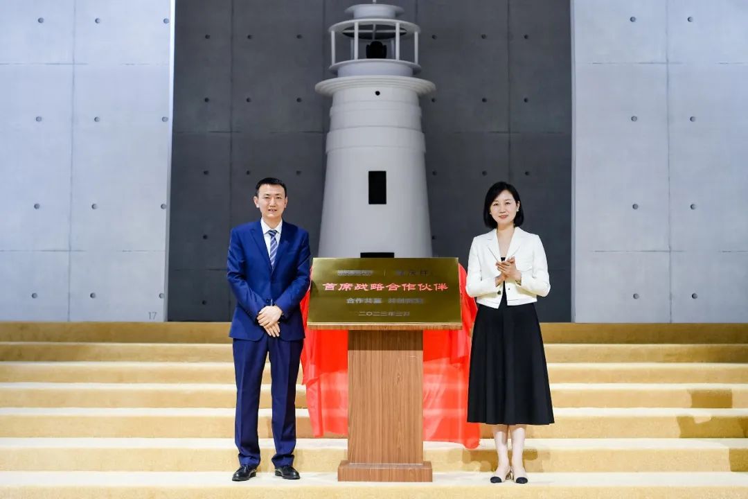  突破與自由，民族服裝定制品牌隆慶祥2023春夏新品發(fā)布會(huì)&ldquo;自由之境&rdquo;圓滿舉行