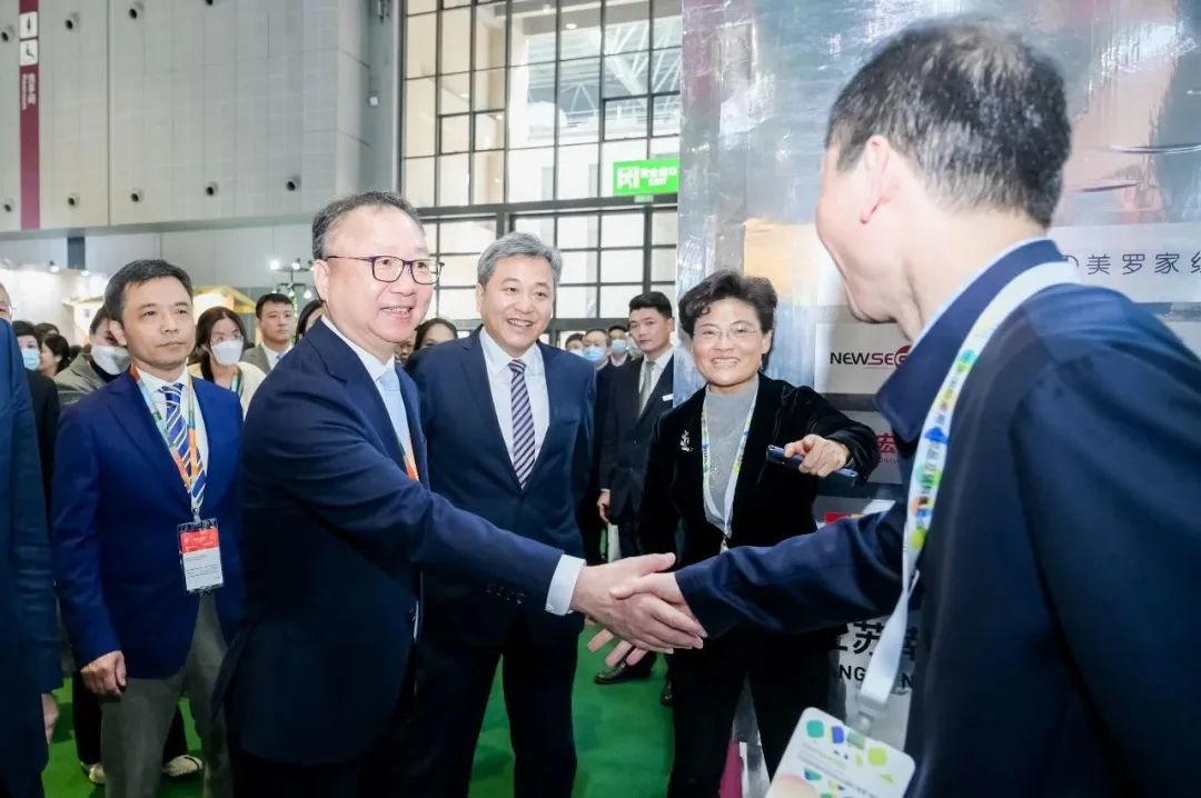 力為華夏添錦繡，織就神州好生活！2023中國紡聯(lián)春季聯(lián)展開幕式暨棉紡消費(fèi)季活動(dòng)啟動(dòng)儀式舉行