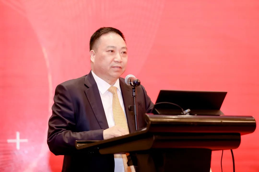 中國(guó)化纖協(xié)會(huì)七屆三次理事會(huì)擴(kuò)大會(huì)議暨七屆五次常務(wù)理事會(huì)