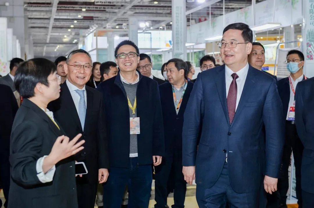 力為華夏添錦繡，織就神州好生活！2023中國紡聯(lián)春季聯(lián)展開幕式暨棉紡消費(fèi)季活動(dòng)啟動(dòng)儀式舉行