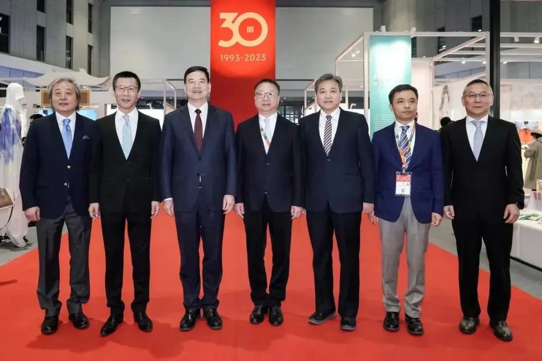 力為華夏添錦繡，織就神州好生活！2023中國紡聯(lián)春季聯(lián)展開幕式暨棉紡消費(fèi)季活動(dòng)啟動(dòng)儀式舉行