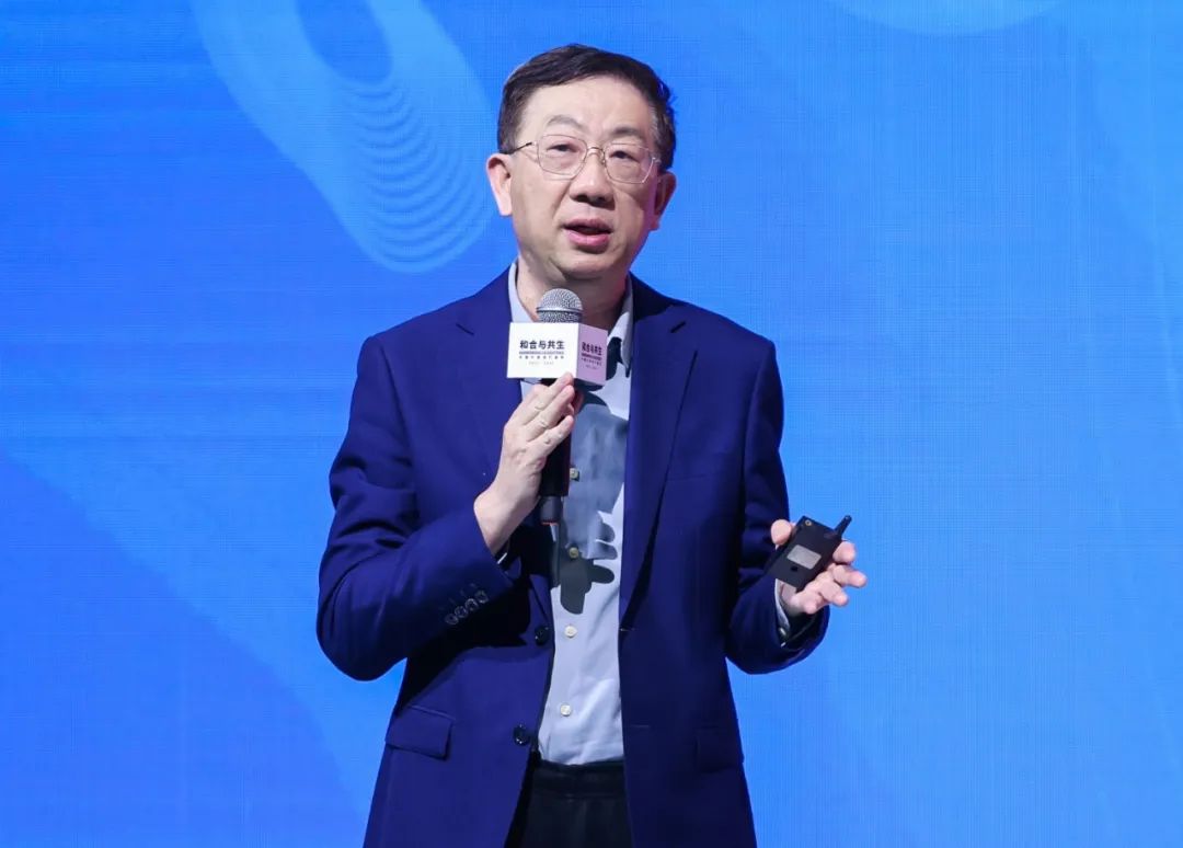 揭幕 | 華峰化學(xué)助力中國(guó)纖維品牌建設(shè)掀開(kāi)新篇章