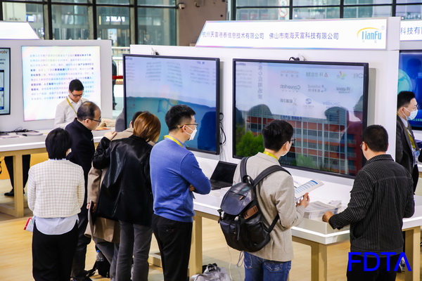 Digital Fashion數(shù)字時尚創(chuàng)新空間打造交互新體驗