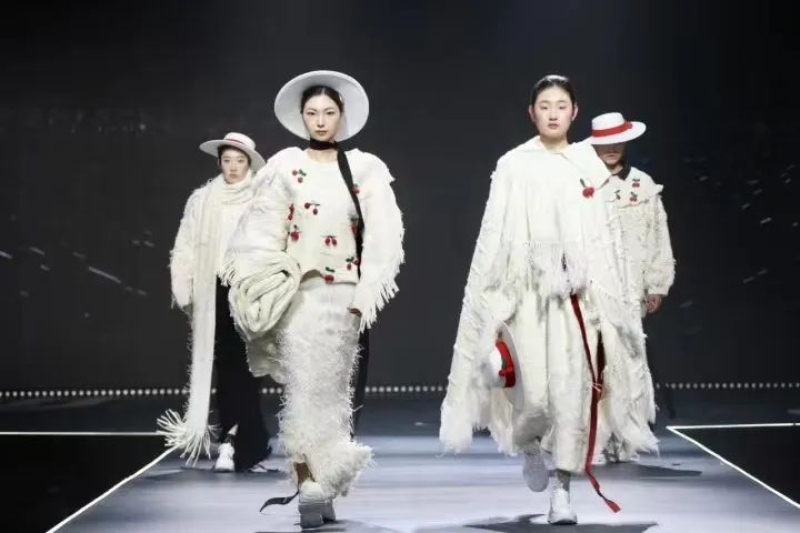 古鎮(zhèn)新時(shí)尚！第八屆&ldquo;濮院杯&rdquo;PH Value中國針織設(shè)計(jì)師大賽決賽暨頒獎(jiǎng)典禮今天舉行