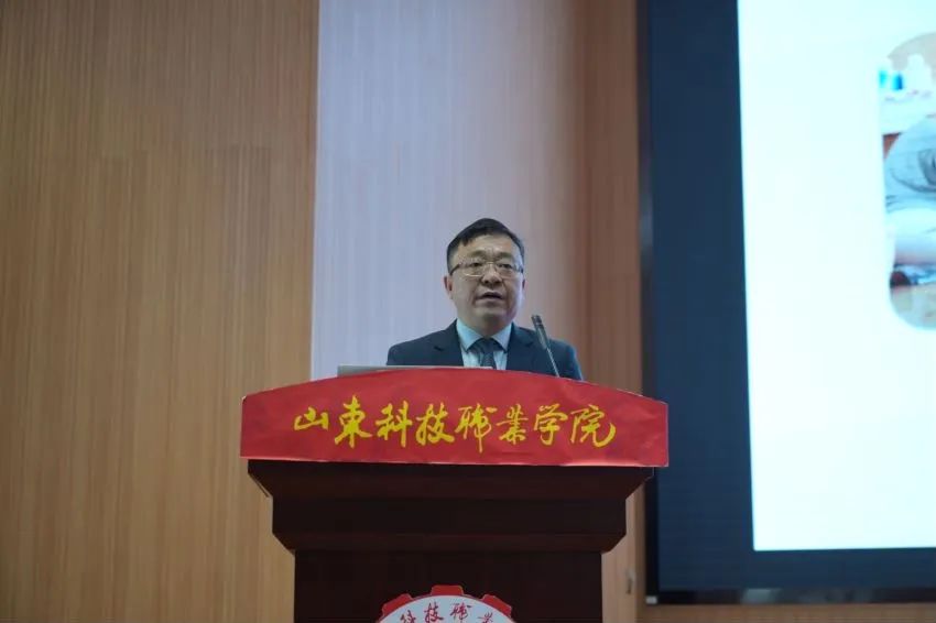 2022-2023中國校服產(chǎn)業(yè)研究中心年會(huì)在濰坊召開