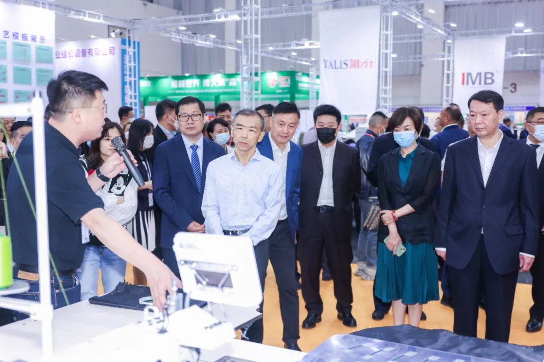 潮起江城，面向未來 | 2023武漢國際紡織面料及輔料博覽會(huì)啟幕