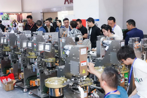 潮起江城，面向未來 | 2023武漢國際紡織面料及輔料博覽會(huì)啟幕