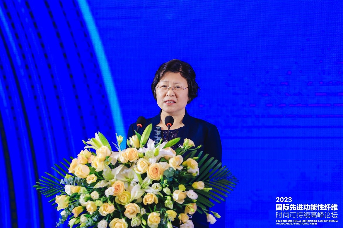 跨越經(jīng)緯 萬(wàn)物可織！2023國(guó)際先進(jìn)功能性纖維時(shí)尚可持續(xù)高峰論壇共話材料創(chuàng)新發(fā)展