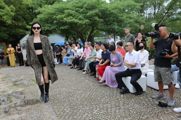 &ldquo;CHOICE YIN&rdquo; 尹的選擇驚艷河姆渡，演繹跨越七千年的時(shí)尚與文明的對(duì)話