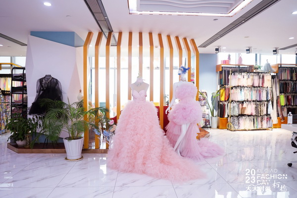 精準(zhǔn)對(duì)接，暢談合作！經(jīng)緯大師梁宇走進(jìn)柯橋面料企業(yè)