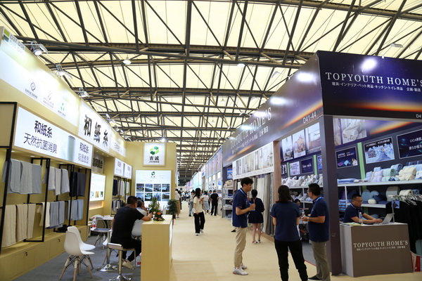 山東292家企業(yè)齊聚31屆華交會(huì)，青島家紡展團(tuán)大放異彩