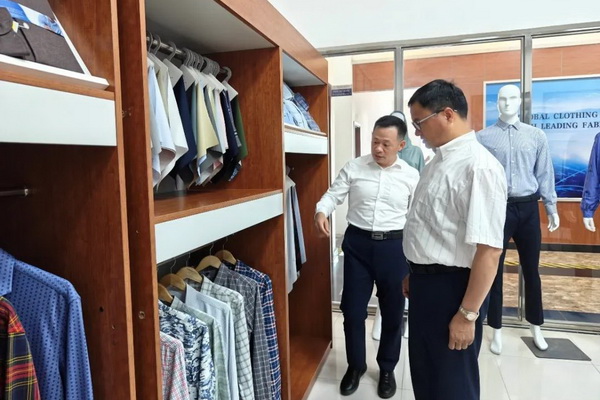 中國紡織品進出口商會會長曹甲昌率會員企業(yè)赴越南訪問