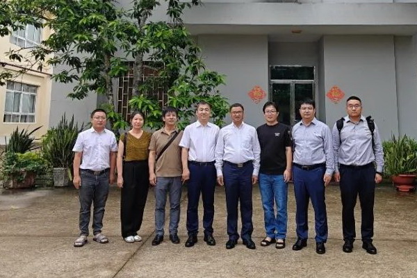 中國紡織品進出口商會會長曹甲昌率會員企業(yè)赴越南訪問