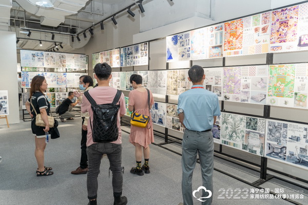 &ldquo;智造讓家更美好&rdquo;--2023海寧中國(guó)&middot;國(guó)際家用紡織品（秋季）博覽會(huì)在浙江海寧許村鎮(zhèn)&middot;海寧中國(guó)家紡城盛大開(kāi)幕。