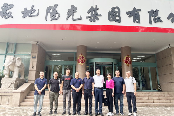 中國紡織品進出口商會副會長張錫安一行調(diào)研青島家紡行業(yè)