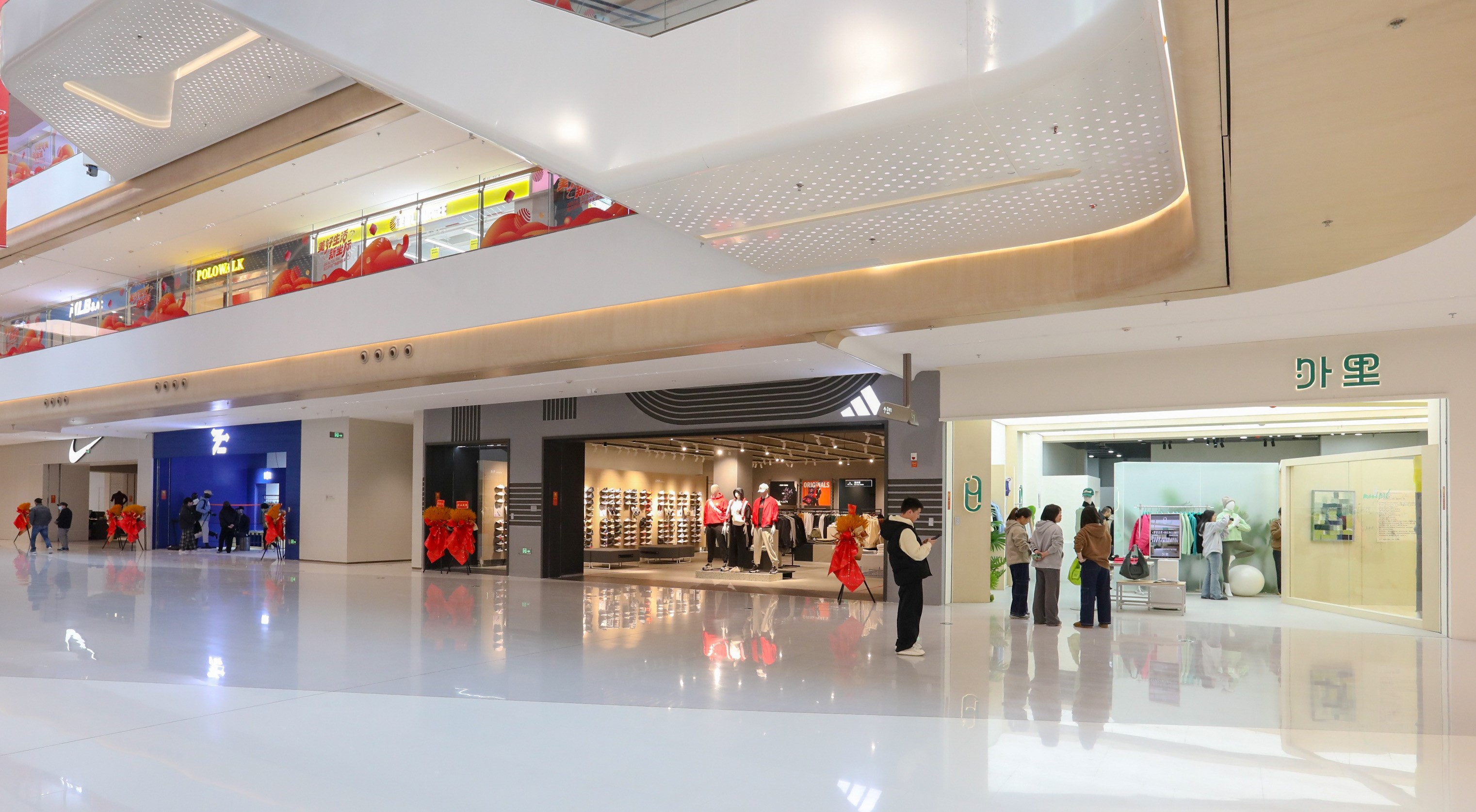 YLI外里全國首店 用運動與藝術(shù)帶你打破&ldquo;野蠻邊界&rdquo;