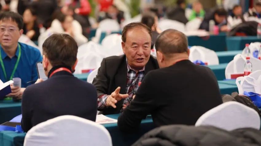 凝心聚力 合作共贏 陜西省校服供應(yīng)鏈大會(huì)在西安成功召開