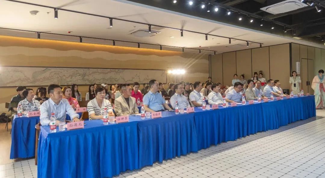 &ldquo;華服雅韻&rdquo;在運(yùn)河原點(diǎn)上演，江蘇服裝設(shè)計(jì)行業(yè)職業(yè)能力競(jìng)賽揭曉