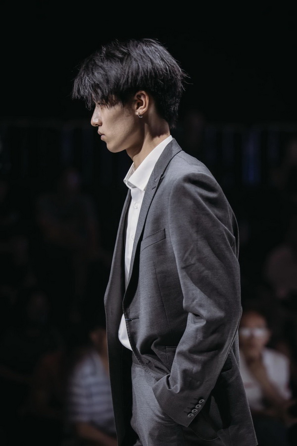 致力于打造民族定制品牌！艾思萊薩新品在天津時裝周圓滿發(fā)布