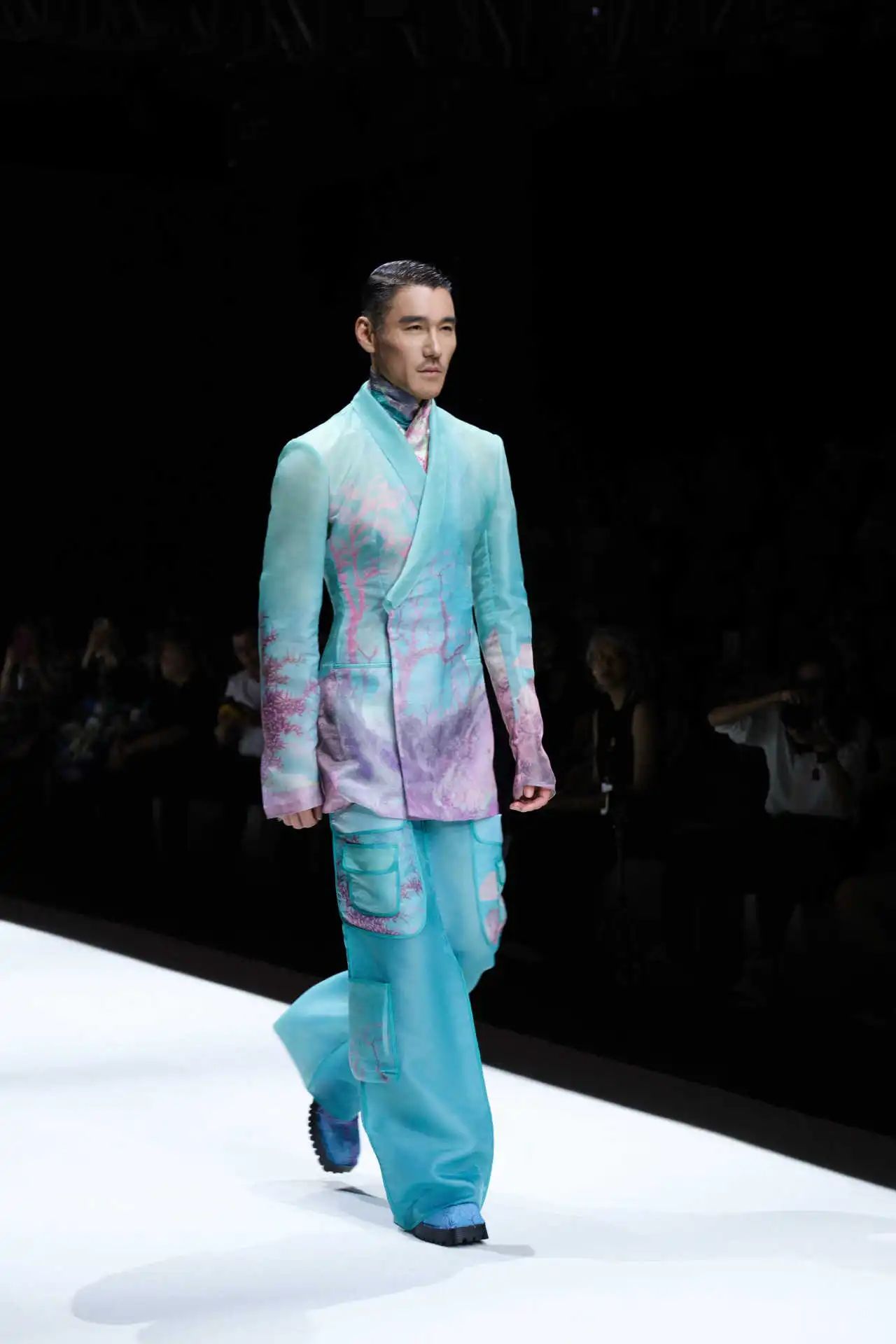 東方美學潤T臺，國風時尚卷津城&mdash;&mdash;中國首席超模胡兵驚艷亮相抵羊&middot;2024天津時裝周