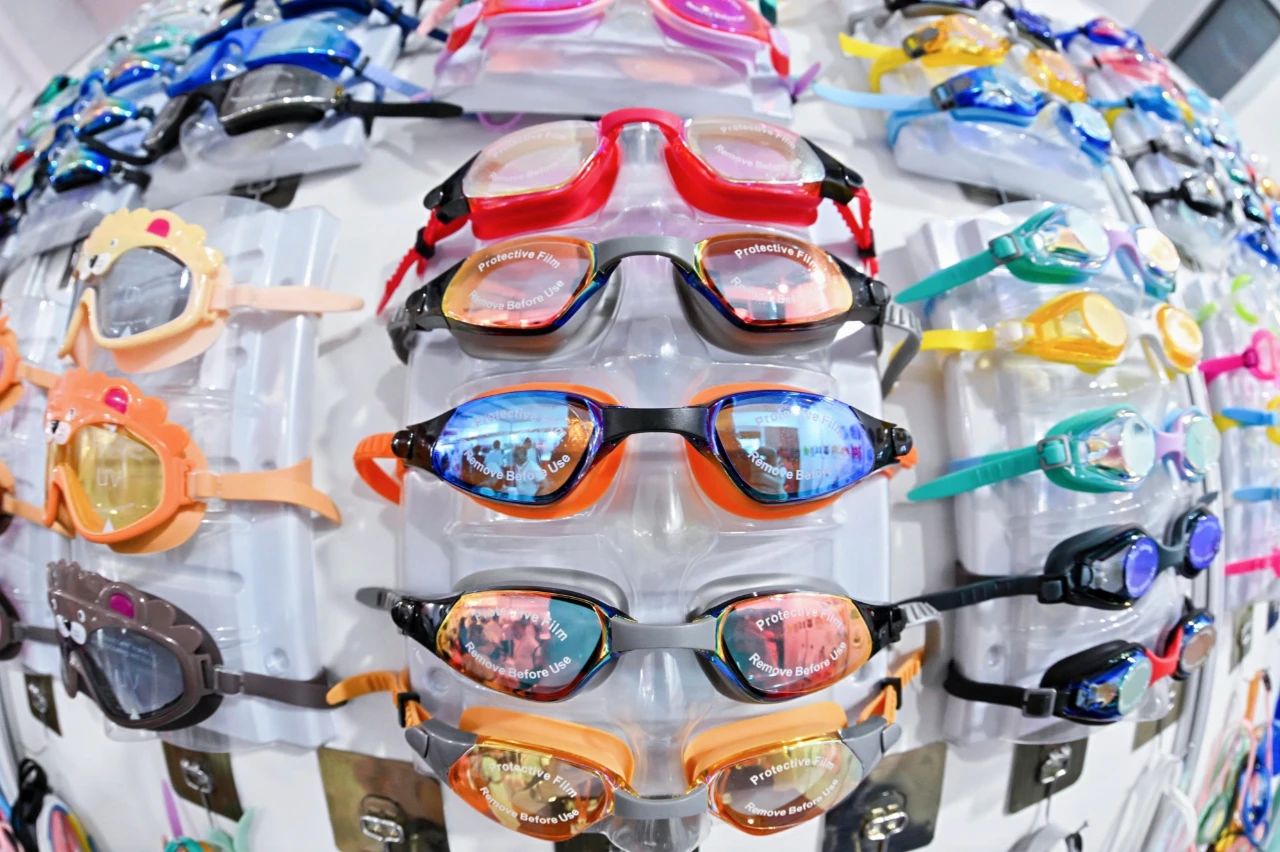 &ldquo;泳&rdquo;動(dòng)興城！2024東北亞（興城）國(guó)際泳裝博覽會(huì)開幕