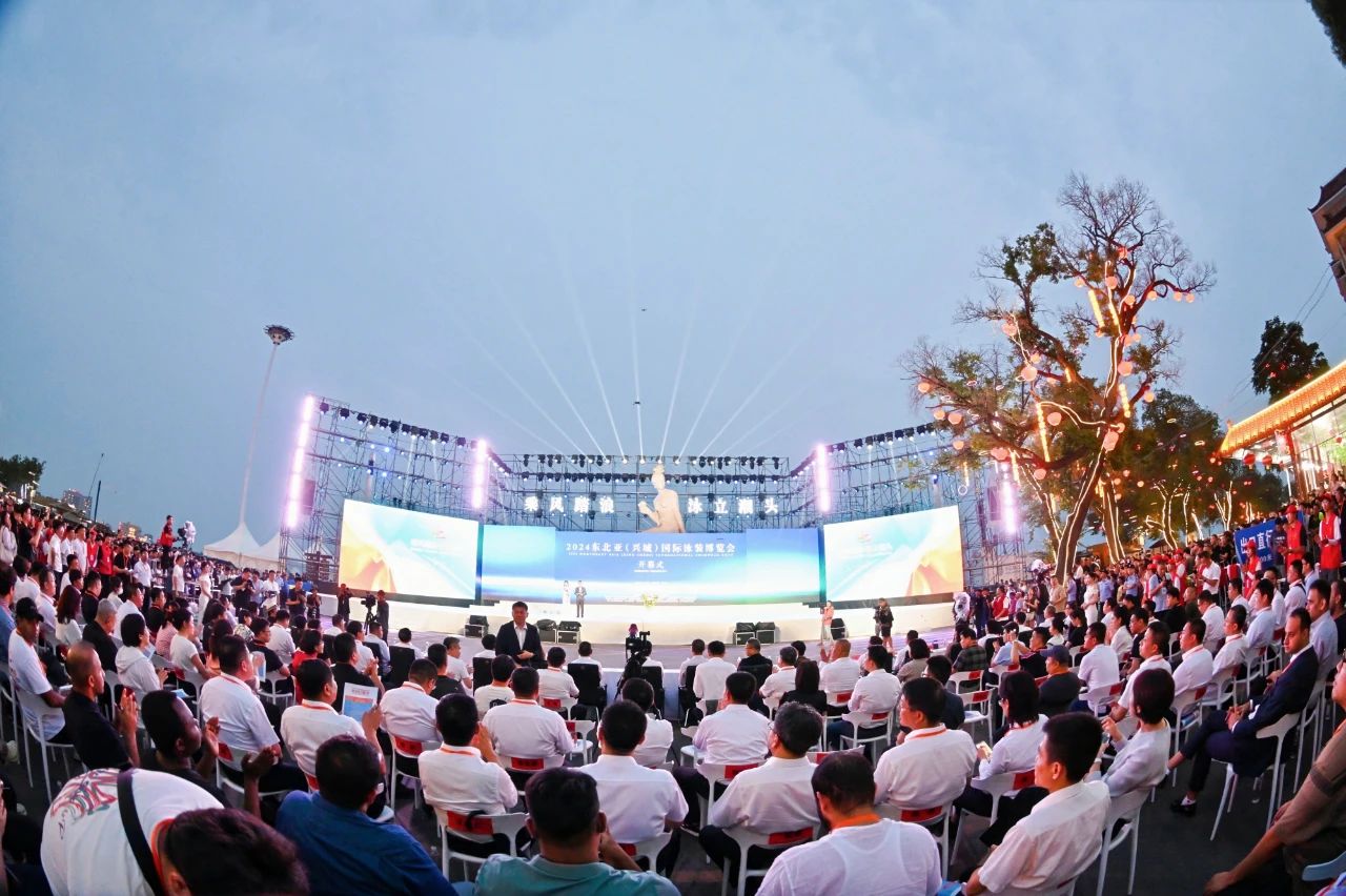 &ldquo;泳&rdquo;動(dòng)興城！2024東北亞（興城）國(guó)際泳裝博覽會(huì)開幕