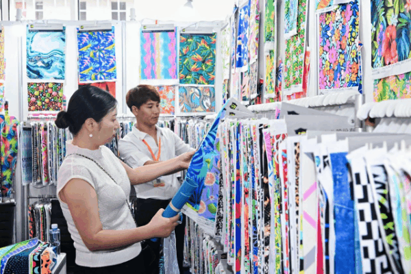 &ldquo;泳&rdquo;動(dòng)興城！2024東北亞（興城）國(guó)際泳裝博覽會(huì)開幕