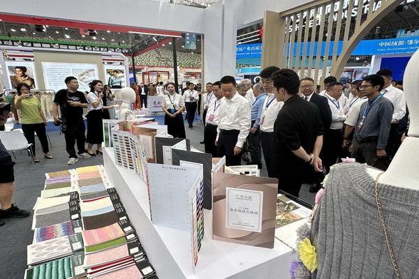 36家毛織企業(yè)抱團參展中國（鄂爾多斯）國際羊絨羊毛展覽會，提升大朗品牌知名度 