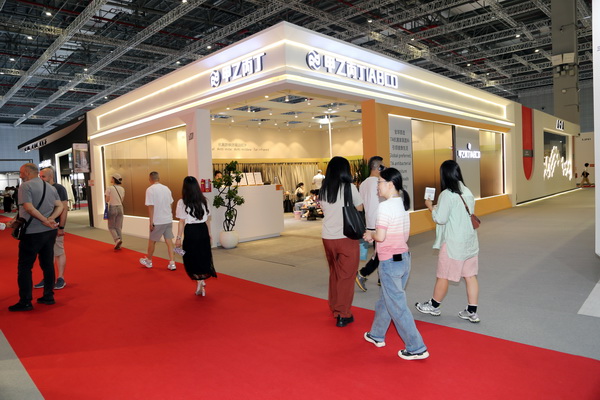 7A家具面料亮相2024intertextile秋冬家紡展，引起圍觀