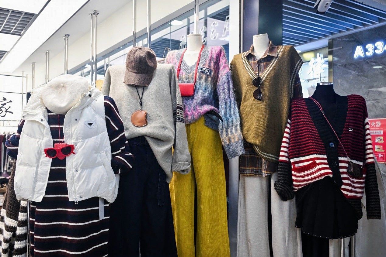 北緯40度再現(xiàn)百?gòu)?qiáng)海城新質(zhì)崛起，數(shù)智服尚續(xù)寫(xiě)霓裳西柳電商傳奇