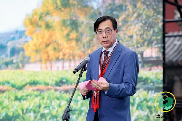 &ldquo;有一種叫云南的生活&middot;非遺彝繡秀北京&rdquo;活動,在北京鐘鼓樓舉行