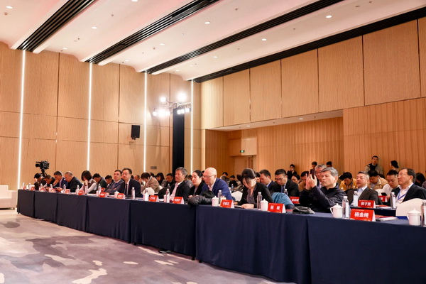 融新聚力 投創(chuàng)未來(lái)，2024中國(guó)紡織服裝行業(yè)投融資大會(huì)在紹興柯橋舉辦