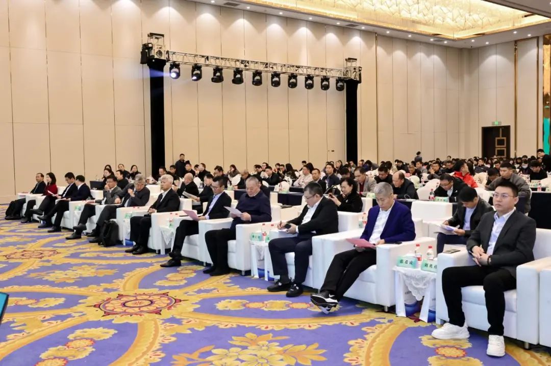 &ldquo;數(shù)實融合&nbsp; 織造未來&rdquo;--第一屆中國紡織行業(yè)數(shù)字化轉(zhuǎn)型大會在紹興柯橋舉行