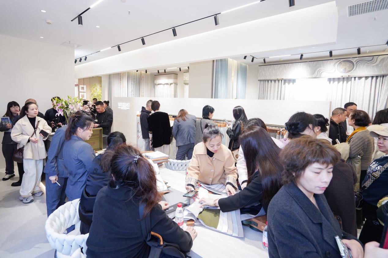 智造織就未來(lái)，錦韻潮動(dòng)全球！2025海寧春季家博會(huì)今日啟幕