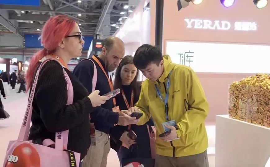 銀基廣場(chǎng)攜六大原創(chuàng)品牌亮相CHIC2025（春季），展現(xiàn)中部地區(qū)時(shí)尚力量