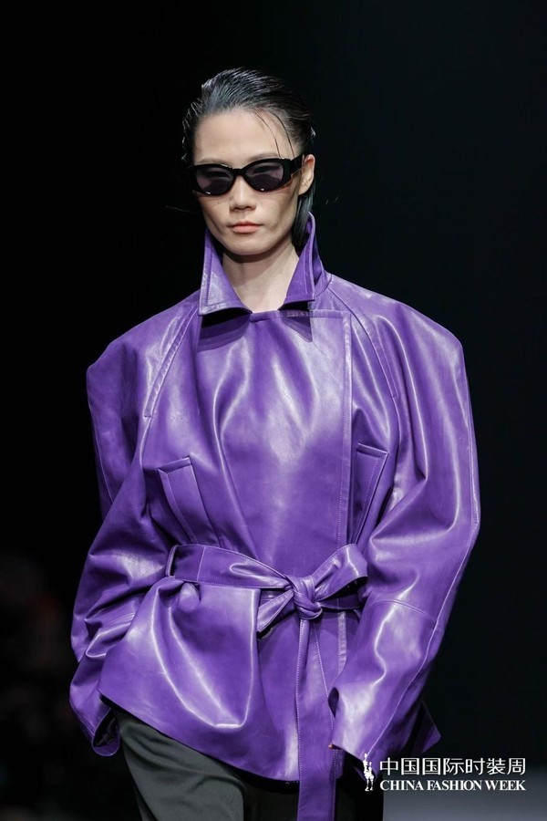 胡瑩瑩的精神內(nèi)核&ldquo;ARTEMIS&middot;自由悅己&rdquo;  設(shè)計師品牌Y2FREEDOM秋冬系列北京綻放