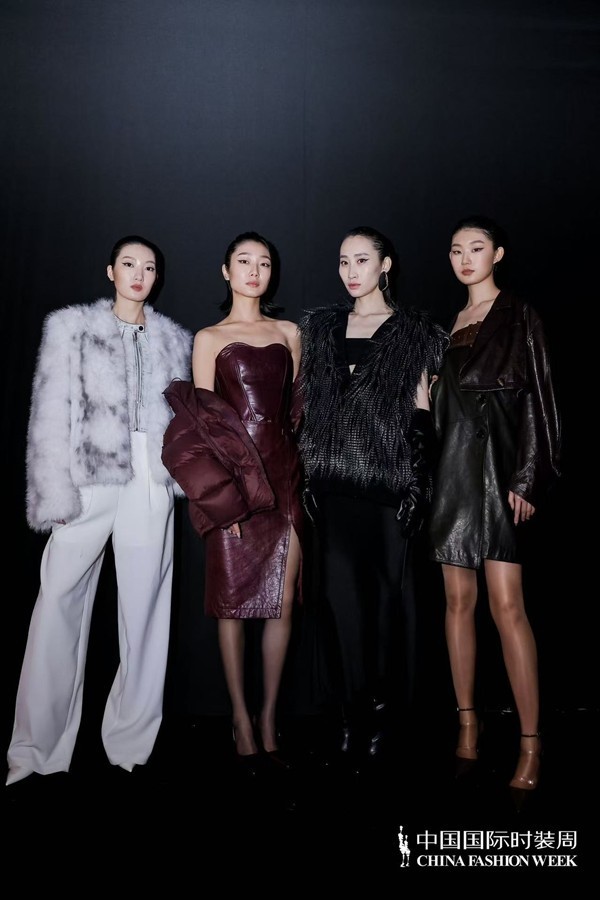 胡瑩瑩的精神內(nèi)核&ldquo;ARTEMIS&middot;自由悅己&rdquo;  設(shè)計師品牌Y2FREEDOM秋冬系列北京綻放