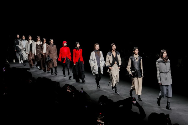 潮涌鵬城，開啟時(shí)尚 &ldquo;超鏈接&rdquo;丨第30屆FASHION SOURCE時(shí)尚之源深圳展、AW25深圳原創(chuàng)時(shí)裝周盛大啟幕