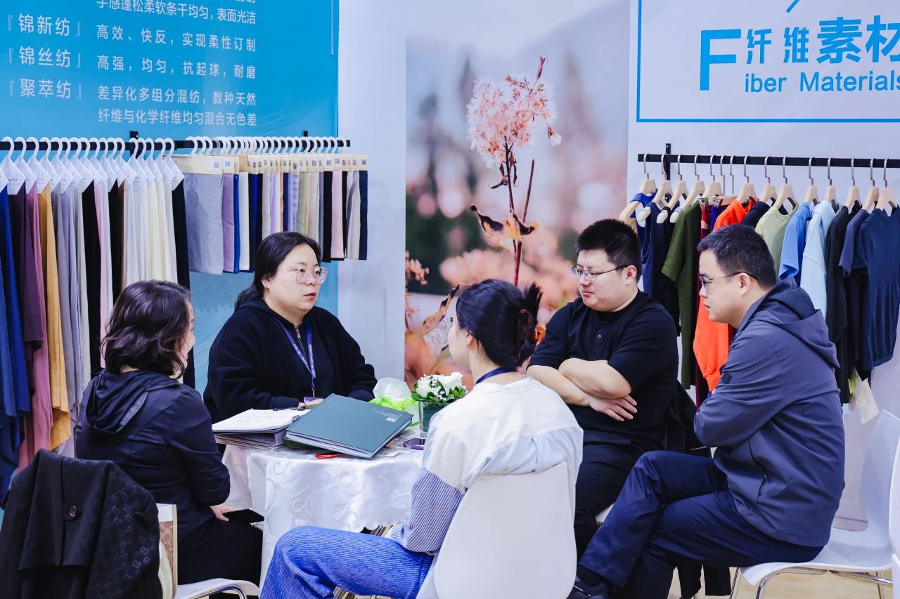 潮涌鵬城，開啟時(shí)尚 &ldquo;超鏈接&rdquo;丨第30屆FASHION SOURCE時(shí)尚之源深圳展、AW25深圳原創(chuàng)時(shí)裝周盛大啟幕