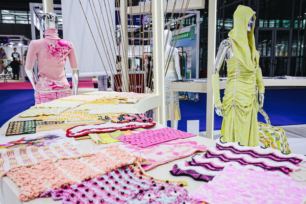 潮涌鵬城，開啟時(shí)尚 &ldquo;超鏈接&rdquo;丨第30屆FASHION SOURCE時(shí)尚之源深圳展、AW25深圳原創(chuàng)時(shí)裝周盛大啟幕