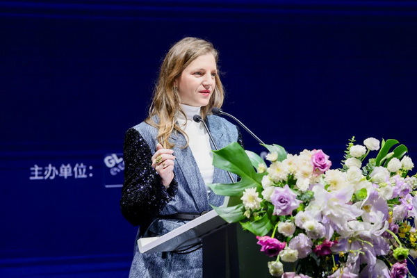 潮涌鵬城，開啟時(shí)尚 &ldquo;超鏈接&rdquo;丨第30屆FASHION SOURCE時(shí)尚之源深圳展、AW25深圳原創(chuàng)時(shí)裝周盛大啟幕