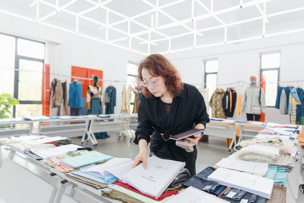 挖掘創(chuàng)新人才，激發(fā)產(chǎn)業(yè)活力！&ldquo;第十屆（2025年）十佳紡織面料設(shè)計(jì)師及培養(yǎng)先進(jìn)單位評(píng)選&rdquo;評(píng)審會(huì)于柯橋舉行