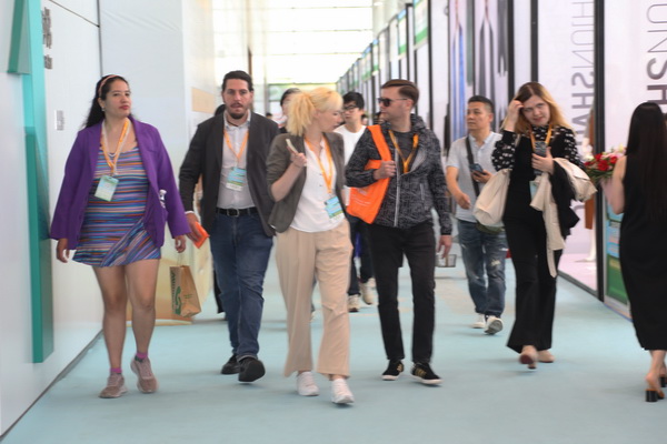 新形勢(shì)、新機(jī)遇，2025柯橋春季國(guó)際紡博會(huì)拉開(kāi)帷幕，全方位展示中國(guó)紡織發(fā)展的強(qiáng)韌