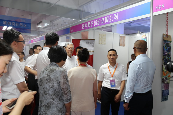  中華紡織網(wǎng)面輔料展區(qū)成功舉辦推介會(huì)，新材料、新工藝 助力興城泳裝產(chǎn)業(yè)升級(jí)