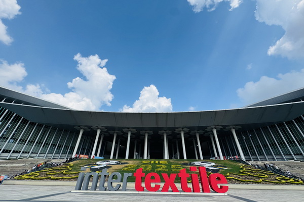 40余家石家莊紡服企業(yè)齊聚滬上，成為中紡聯(lián)秋季聯(lián)展上靚麗的風(fēng)景線