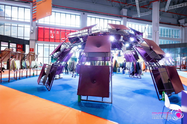 8700余款面料創(chuàng)新面料角逐46項(xiàng)大獎(jiǎng)！2025中國(guó)國(guó)際面料設(shè)計(jì)大賽頒獎(jiǎng)典禮在滬舉辦