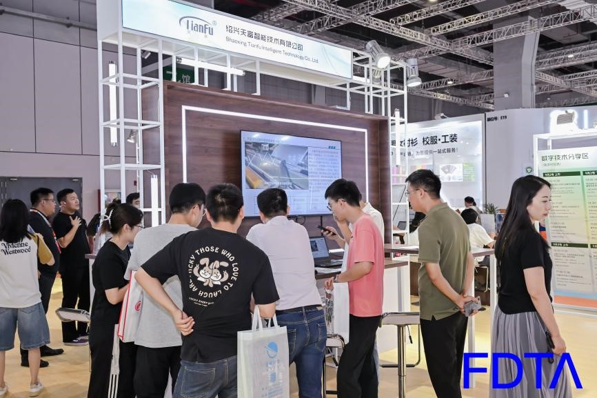 從數(shù)據(jù)決策到虛擬織布，數(shù)字時尚創(chuàng)新空間貫通紡織全鏈數(shù)智升級！